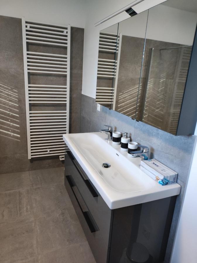 Luxurioeses Penthouse Mit Blick Auf Die Uno-City Und Dem Kaiserwasser. 3Schlafzimmer, 2 Baeder, Privat Lift Ins Apartment Vienne Extérieur photo